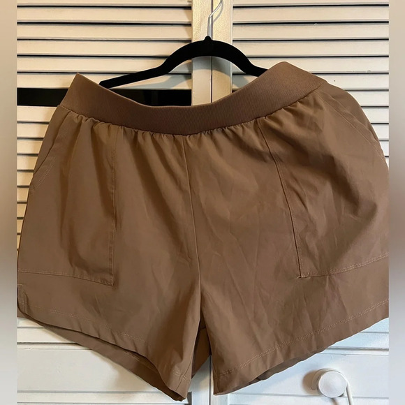 Kinesis activewear shorts Brown Running Athleisure size Medium Pockets - Picture 5 of 6